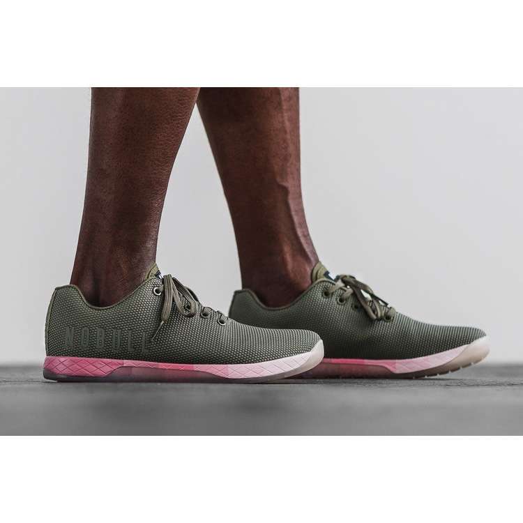 Tenis Deportivos Nobull Army Pink Gradient Trainer Hombre Verde Oliva Rosas | MX-99695