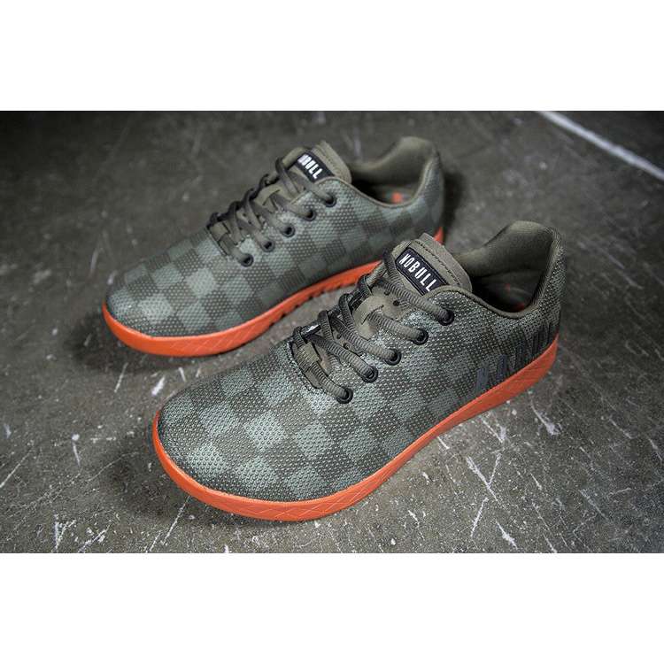 Tenis Deportivos Nobull Chess Trainer Mujer Verde Oliva Naranjas | MX-52357