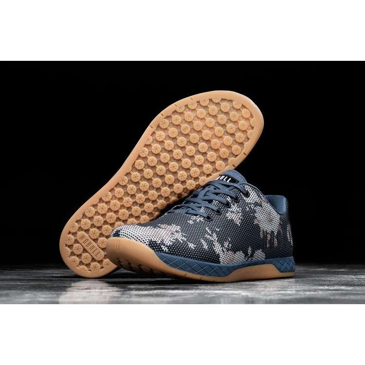 Tenis Deportivos Nobull Mexico Dark Floral Gum Trainer Hombre Azules Blancos