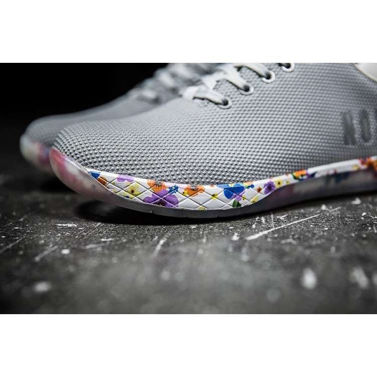 Tenis Deportivos Nobull Grey Daisy Trainer Mujer Grises Multicolor | MX-27572
