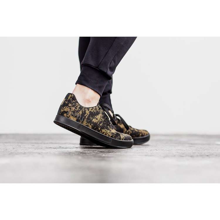 Tenis Deportivos Nobull Pride Lona Trainer Mujer Negros Amarillos | MX-64017