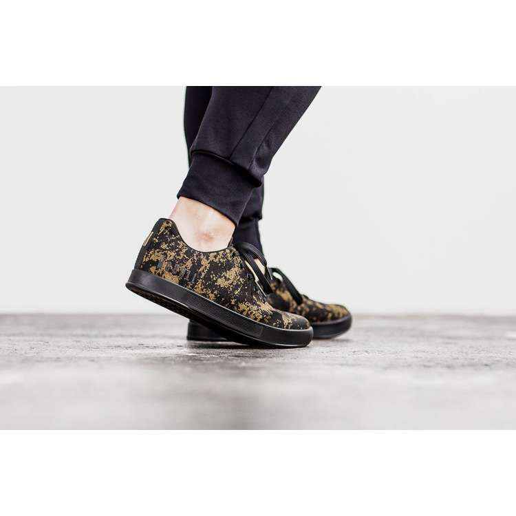 Tenis Deportivos Nobull Pride Lona Trainer Mujer Negros Amarillos | MX-64017