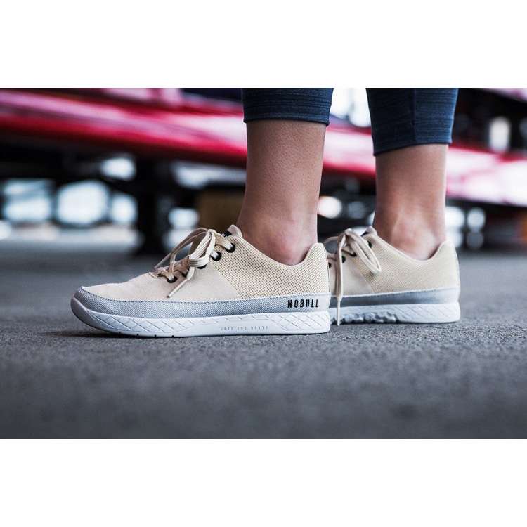 Tenis Deportivos Nobull Sand Lona Trainer Mujer Beige | MX-95751