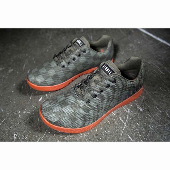 Tenis Deportivos Nobull Chess Trainer Mujer Verde Oliva Naranjas | MX-52357